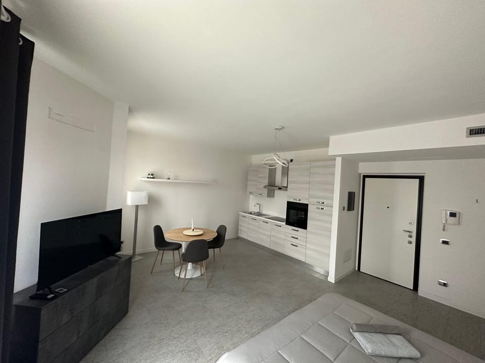 TV and multimedia, Kitchen or kitchenette, Dining area