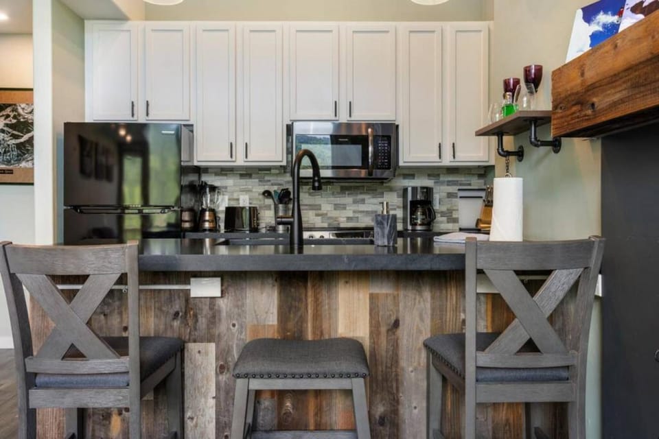 1116 Sandstone Dr 502 House in Vail