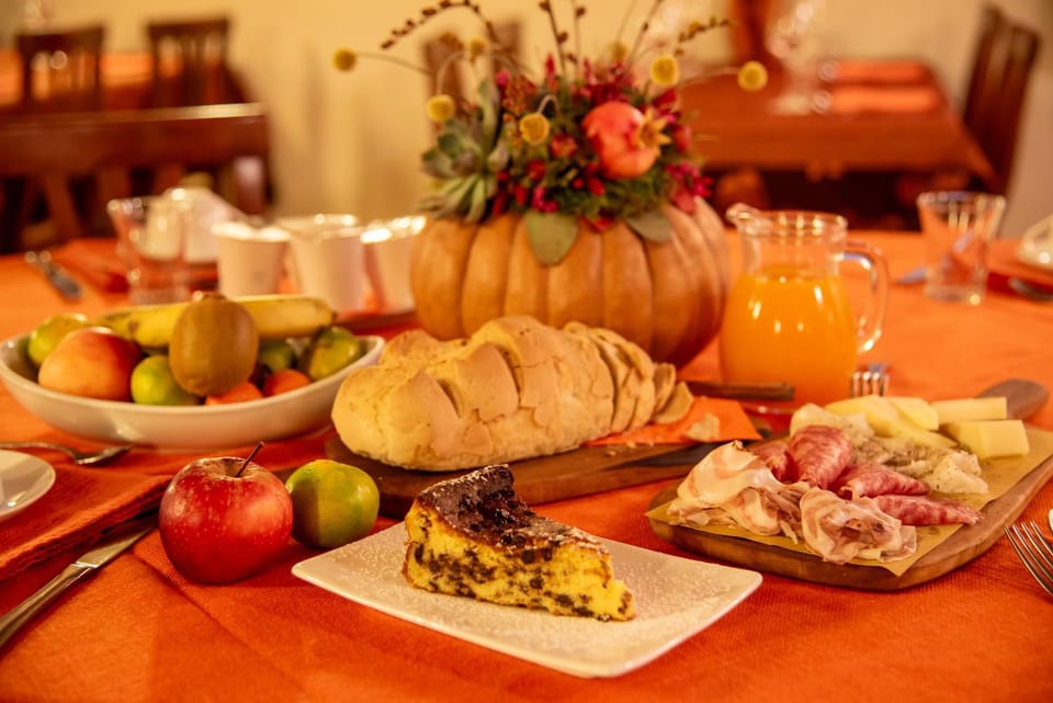 Food and drinks, Food, Breakfast, Continental breakfast