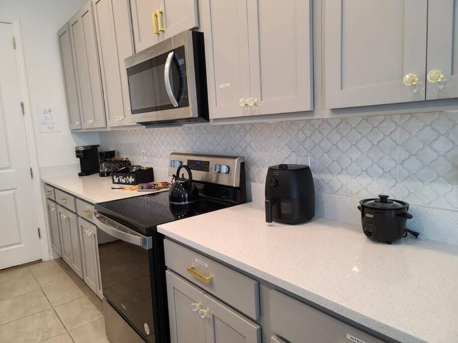 Your 3 bedroom house 10 minutes from Disney! House in Four Corners