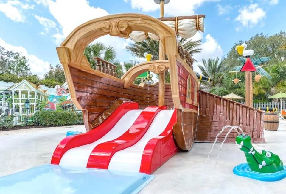 Your 3 bedroom house 10 minutes from Disney! House in Four Corners