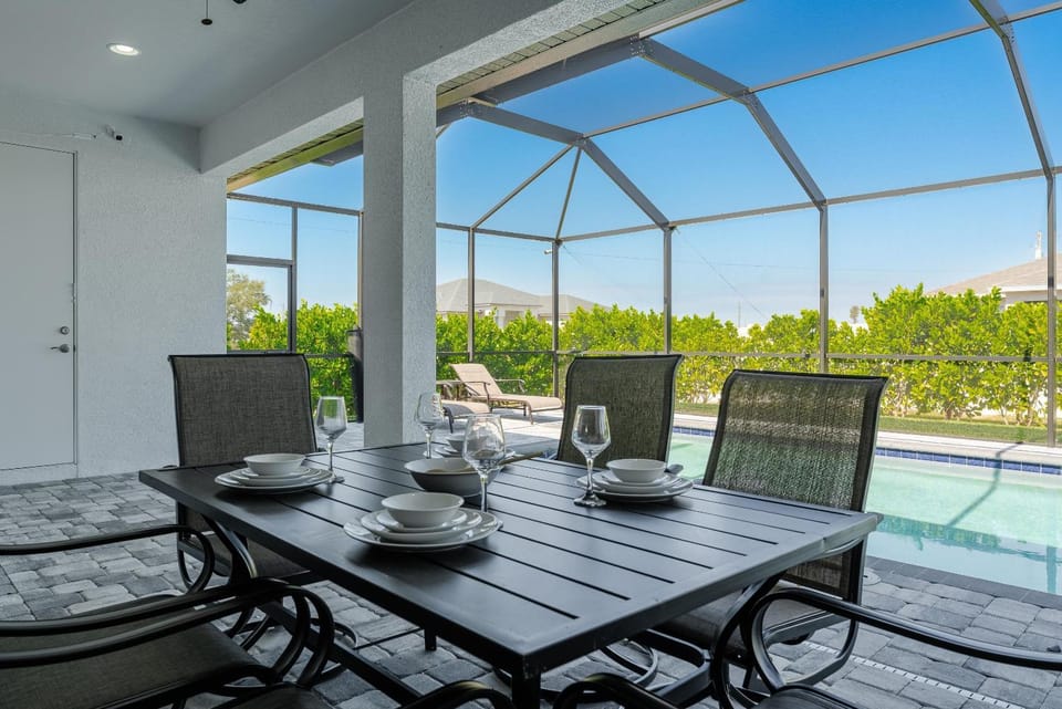 BRAND NEW - Heated Pool & Modern Upgrades! - Villa Moonlight Breeze - Roelens Vacations House in Cape Coral