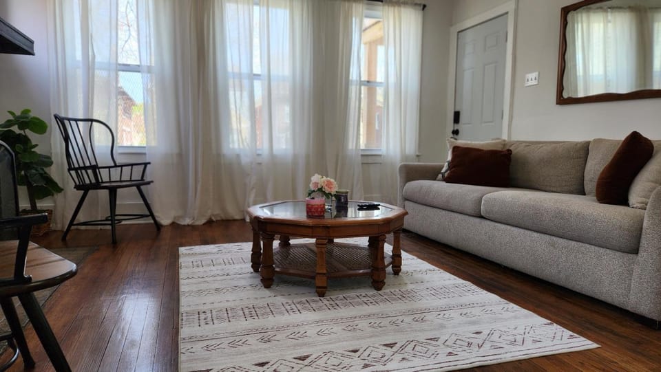 This Old House Apartment in Detroit