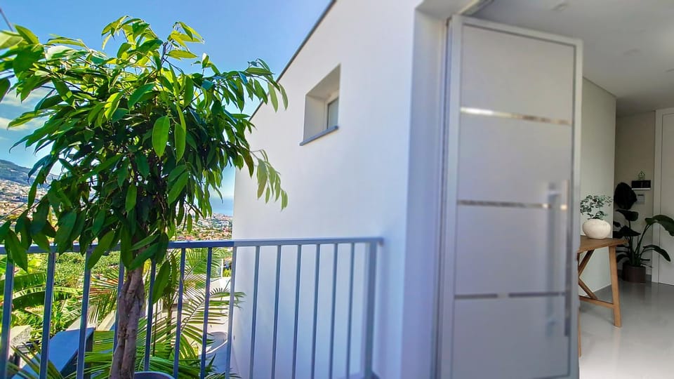 Villa Obra-Prima by LovelyStay Villa in Funchal