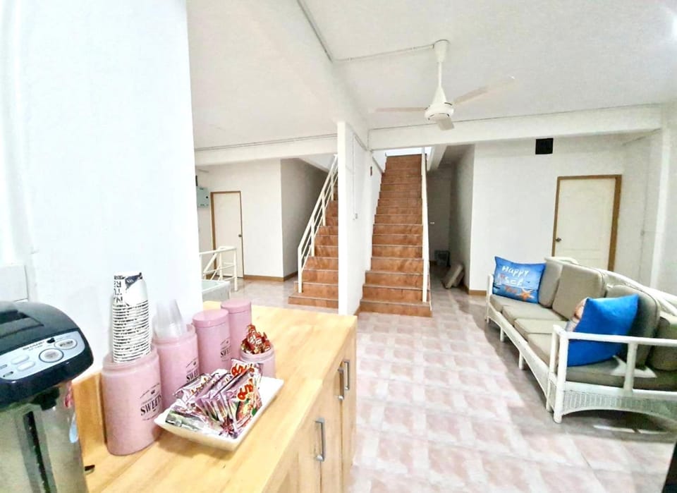 Costa Bed Cha Am Hostel in Thailand
