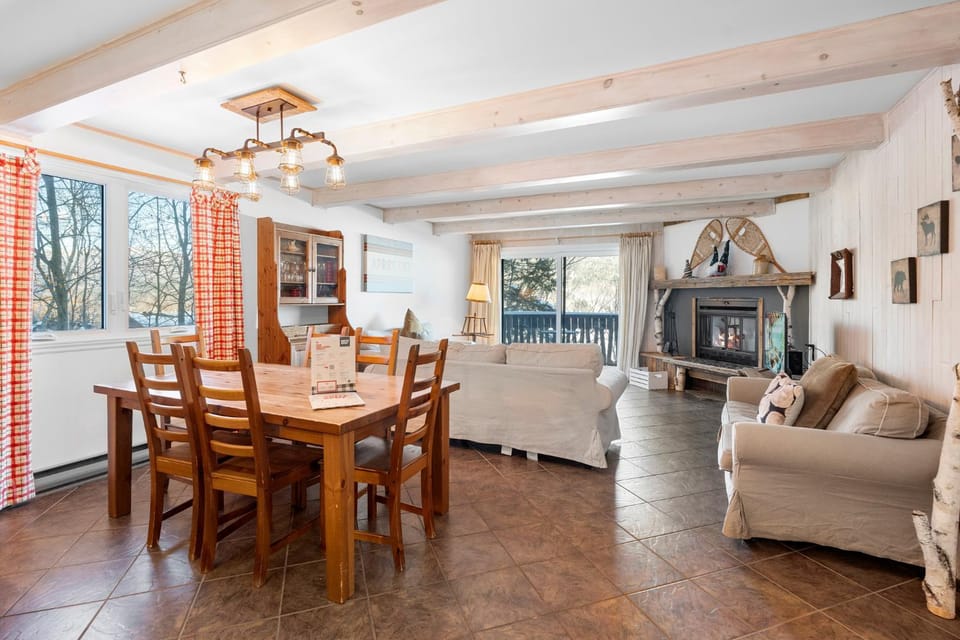 Living room, Dining area