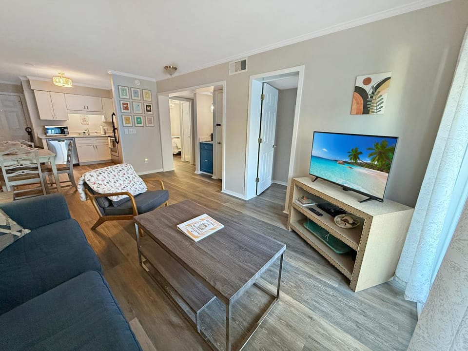 Communal lounge/ TV room, TV and multimedia, Living room