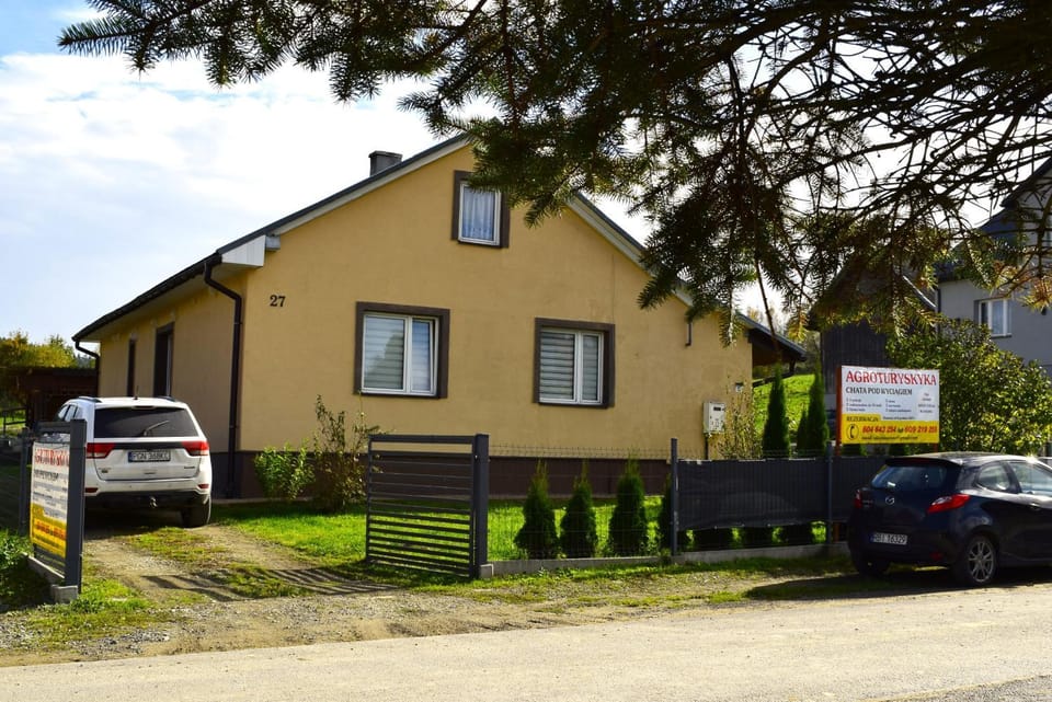 Property building, Neighbourhood