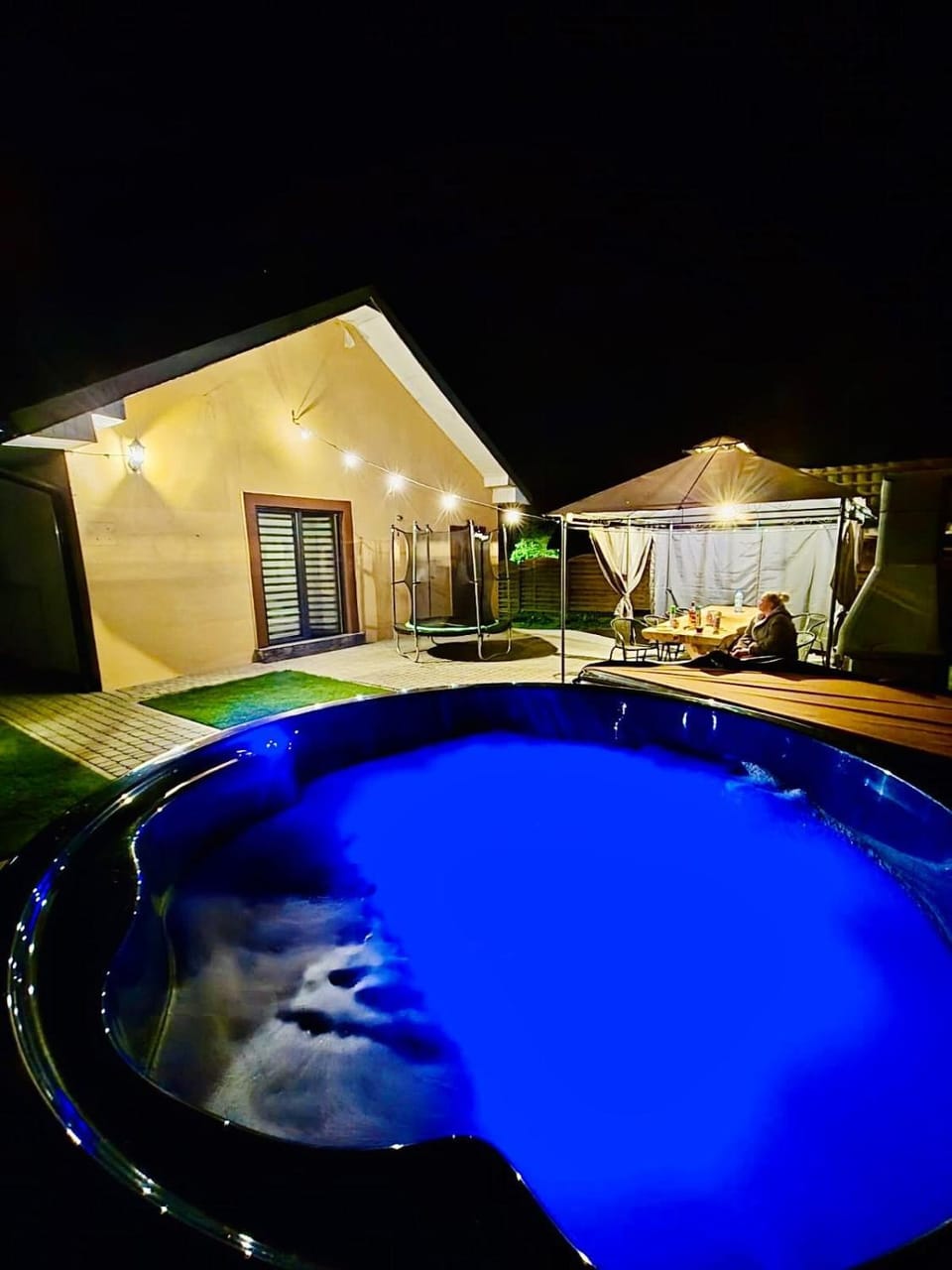 Property building, Garden, Garden view, Garden view