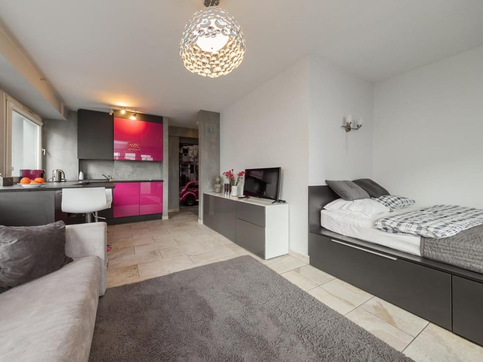 Studio metro Świetokrzyska Apartment in Warsaw