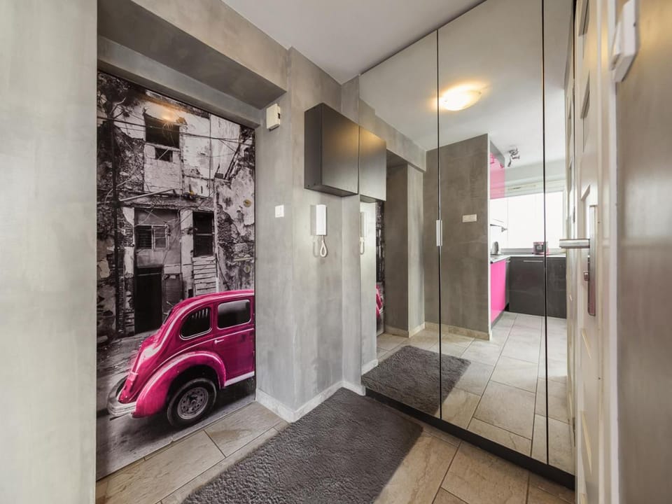 Studio metro Świetokrzyska Apartment in Warsaw