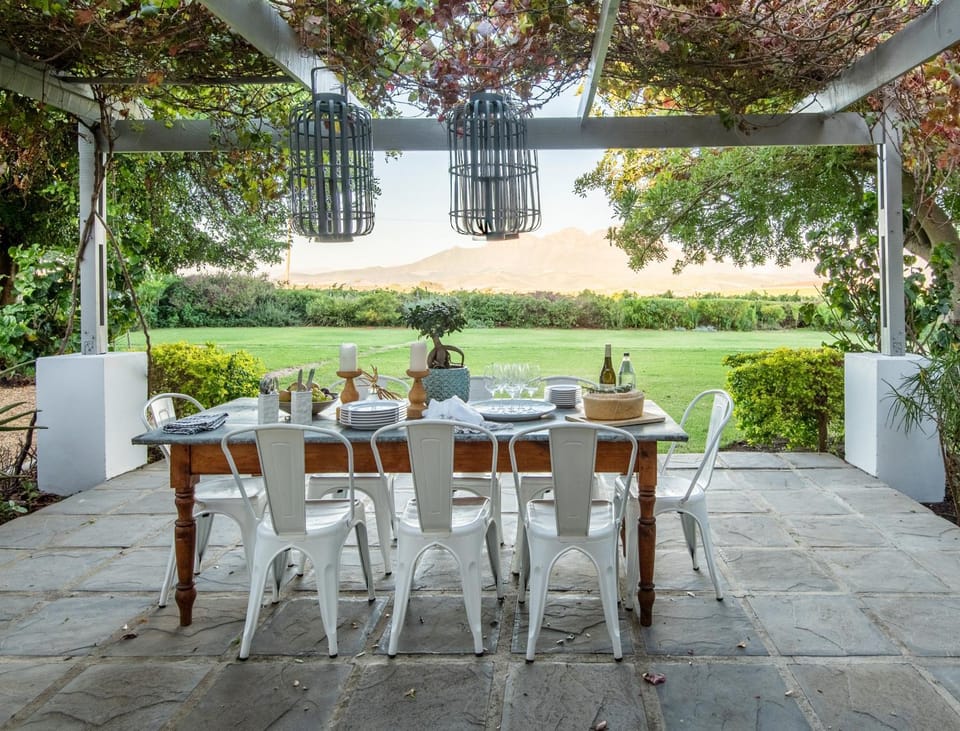 Dining area, Garden view, Mountain view
