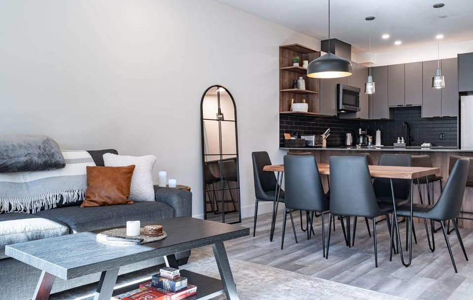 Mountainview Escape by Revelstoke Vacations Apartment in Revelstoke