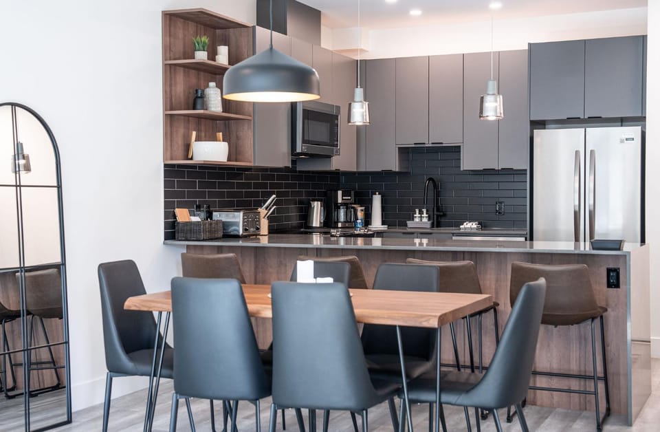 Mountainview Escape by Revelstoke Vacations Apartment in Revelstoke