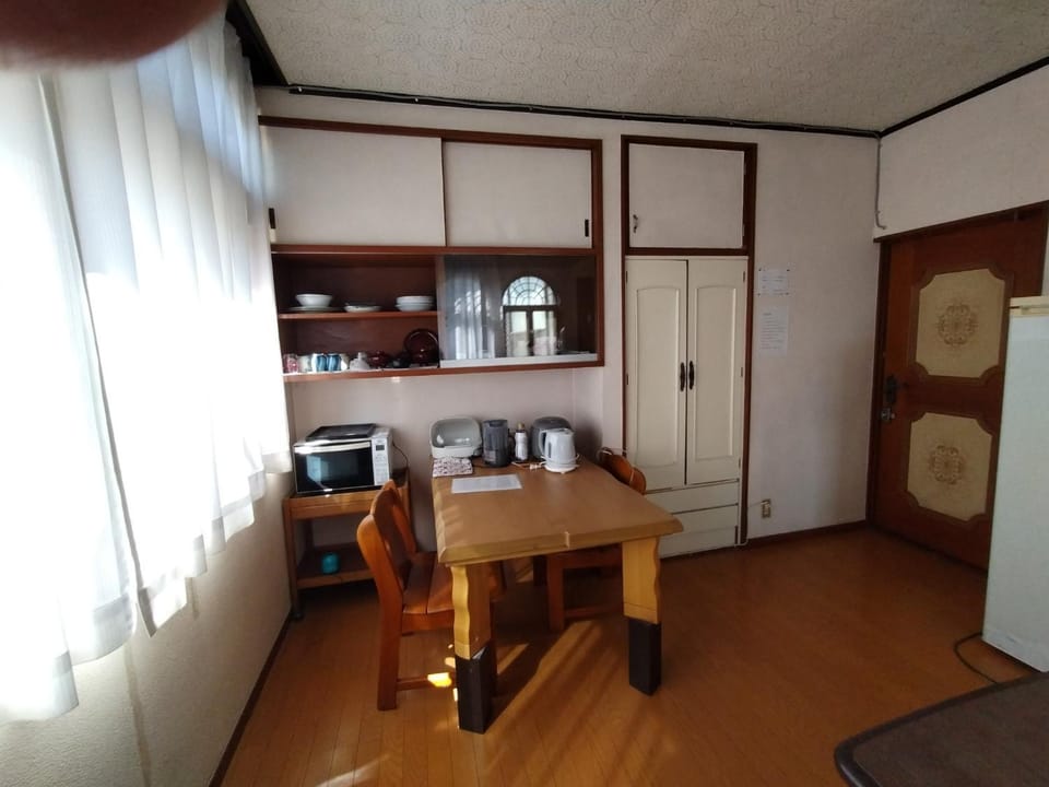 9 Kingyo: You can see the Japanese garden from t - Vacation STAY 12822 Bed and Breakfast in Saitama Prefecture