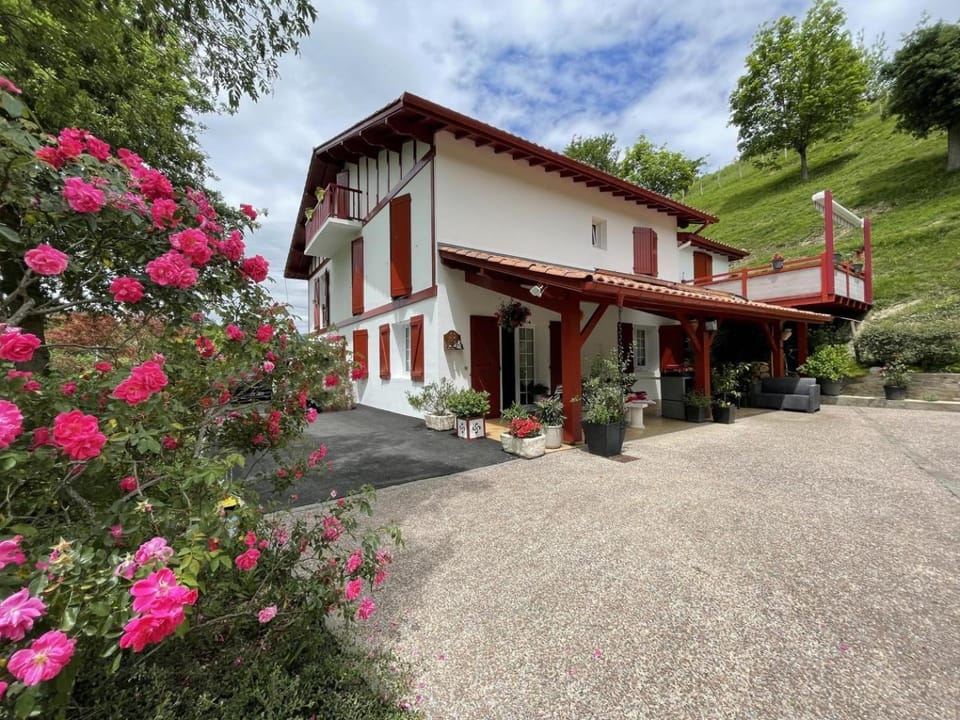 Mendi beheria House in French Basque Country