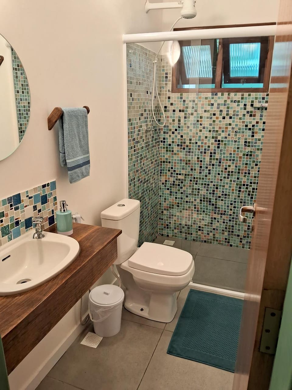 Shower, Bathroom, towels