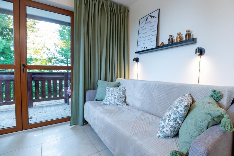 Nearby landmark, Facade/entrance, Bed, Children play ground, Massage, View (from property/room), Balcony/Terrace, Living room, Seating area, Landmark view, Location, young children, hair dryier, locker, wardrobe, dryer