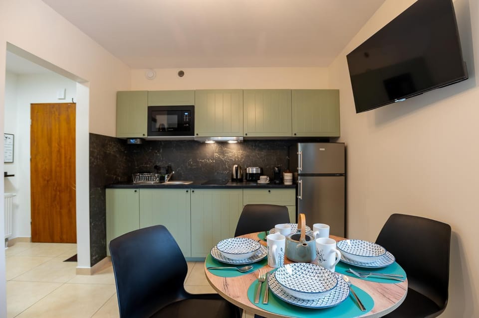 Natural landscape, Activities, BBQ facilities, TV and multimedia, Kitchen or kitchenette, Living room, Seating area, Dining area, Animals, Animals, On site, Pets, Pets, City view, hair dryier, heating, minibar, pet friendly, pet friendly, storage