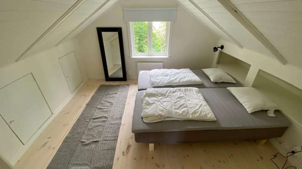 Charmig, nyrenoverat och fullt utrustad stuga. Anpassad för hundar, nära till naturen och havet. Gångavstånd till golfbana. House in Kalmar County, Sweden