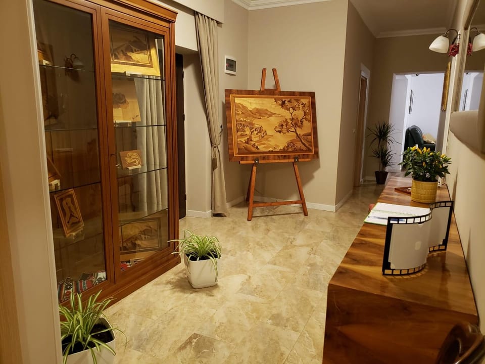 Lobby or reception, Decorative detail