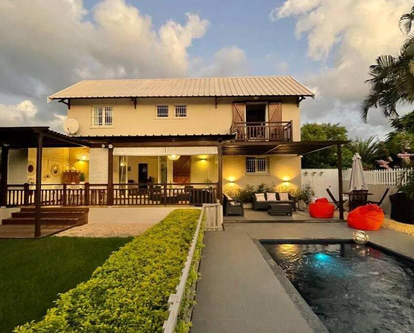 Calme et Bien-Être « Villa Sous Le Manguier » House in Rivière Noire District, Mauritius