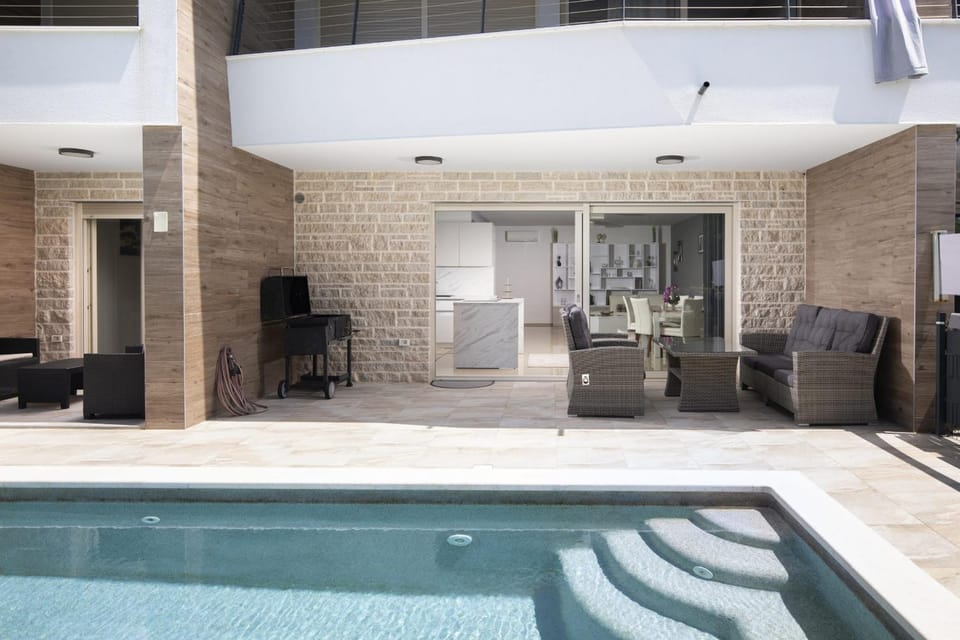 Apartment David with Private Pool Apartment in Pula