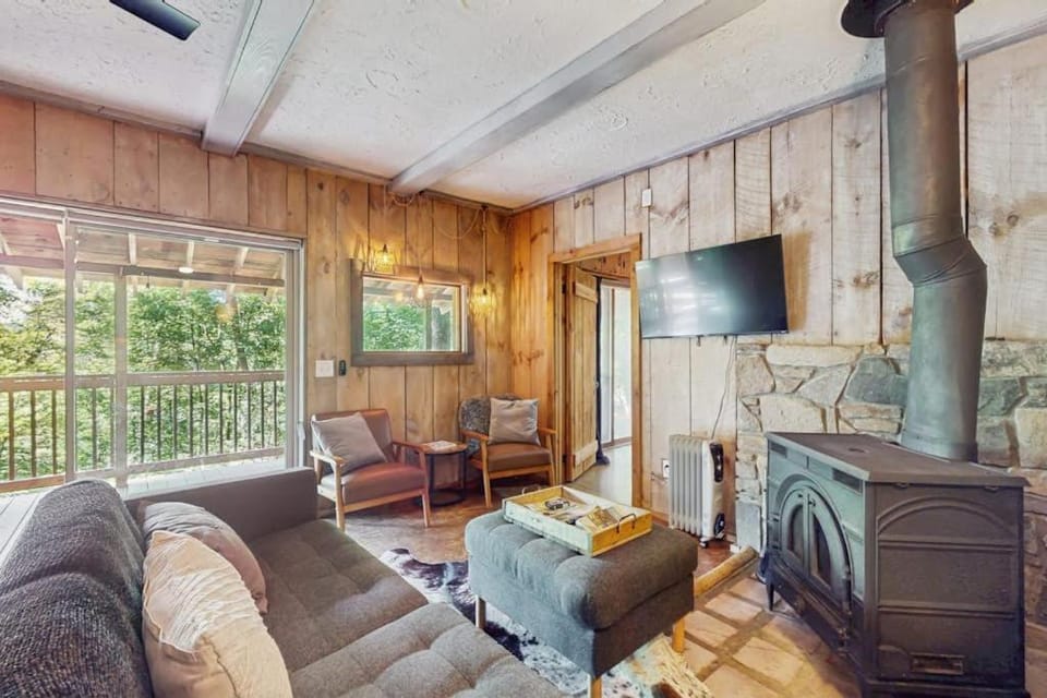 The Mountain Perch House in Mills River
