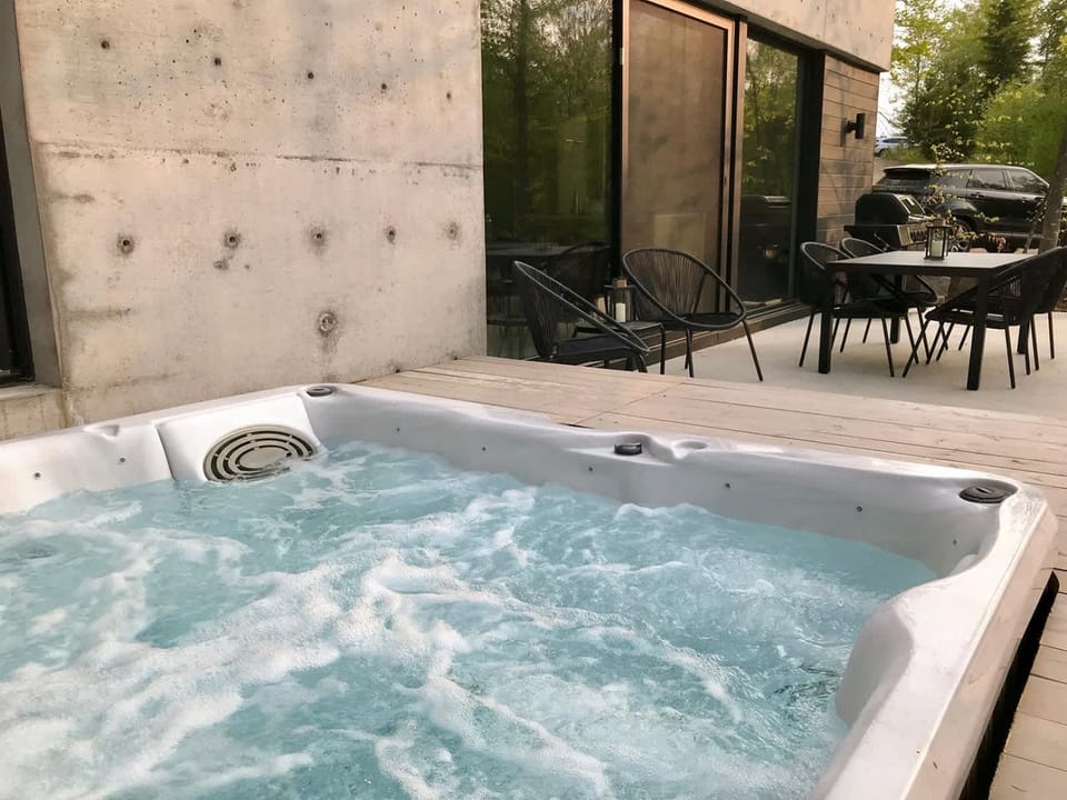SpaHaus #128 Chalet in Ontario