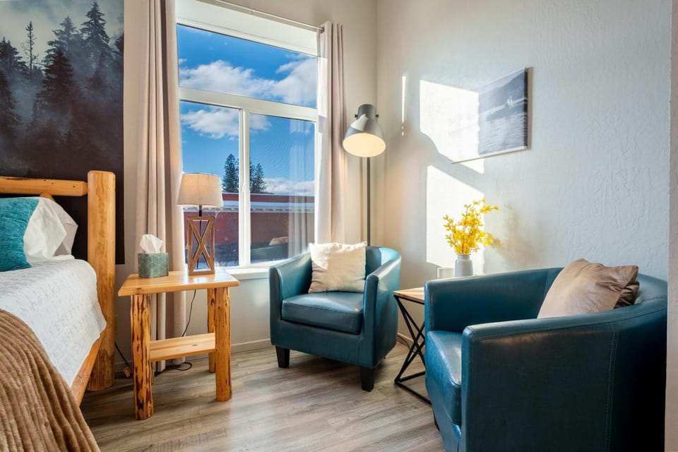 Seating area, Bedroom