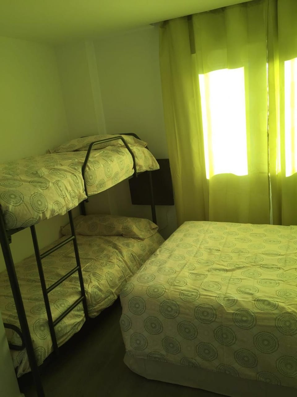 Bedroom, bunk bed