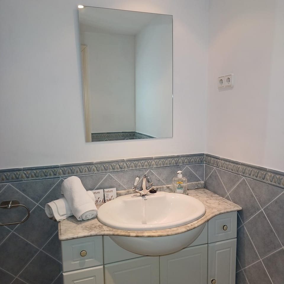 Bathroom, towels