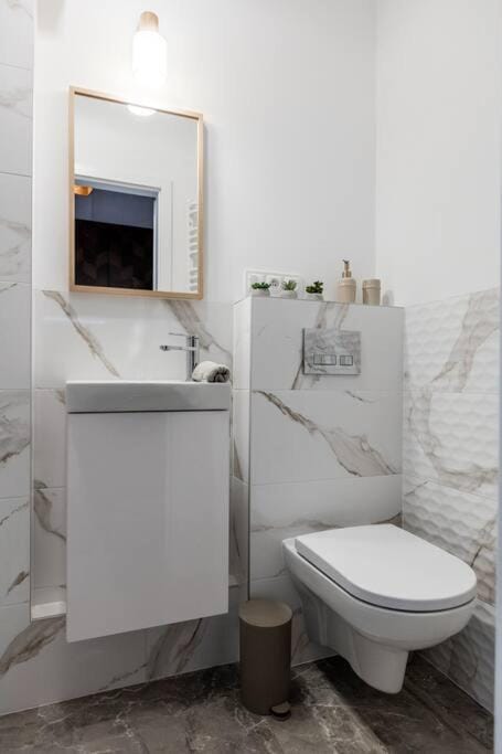 Toilet, Bathroom