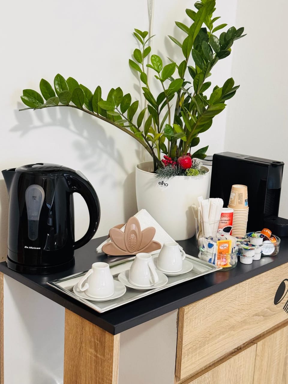 Coffee/tea facilities, Communal kitchen