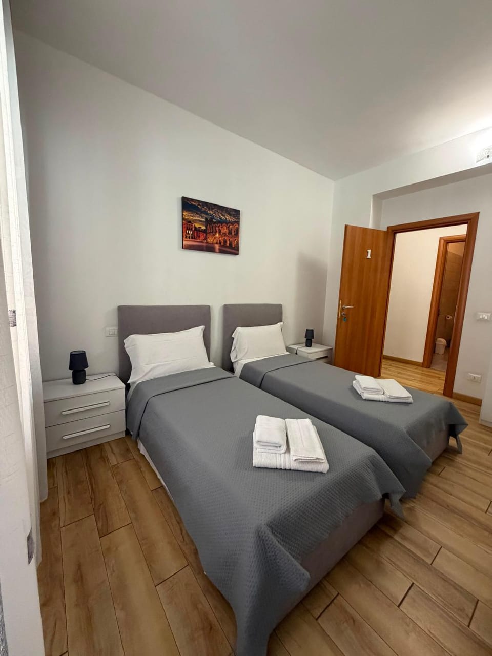 Bed, Photo of the whole room, Bedroom, towels