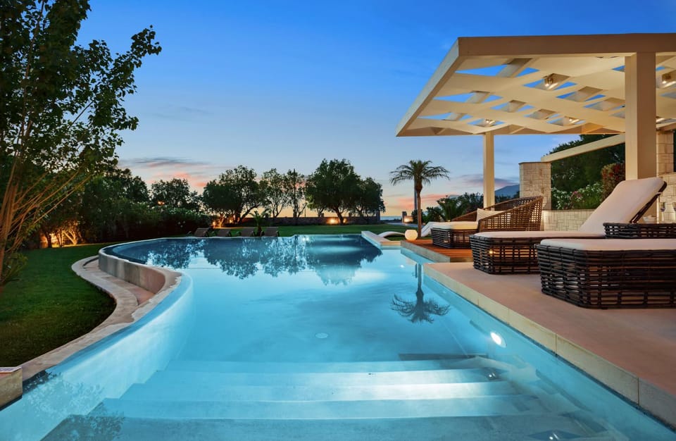 Property building, Natural landscape, Garden, Garden view, Pool view, Swimming pool, sunbed