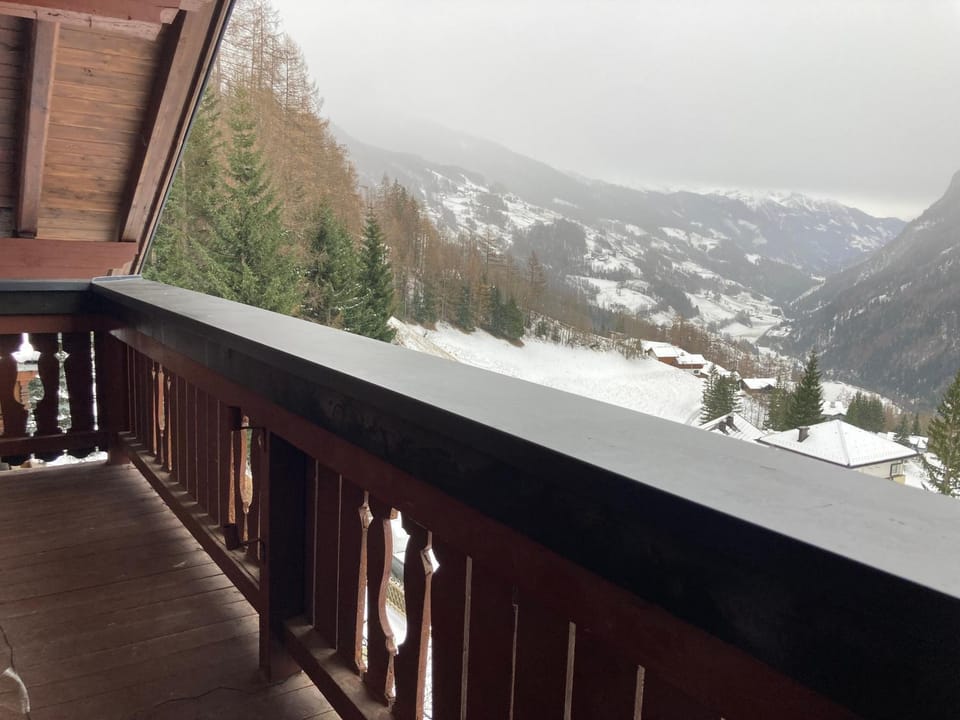 View (from property/room), Balcony/Terrace, Mountain view