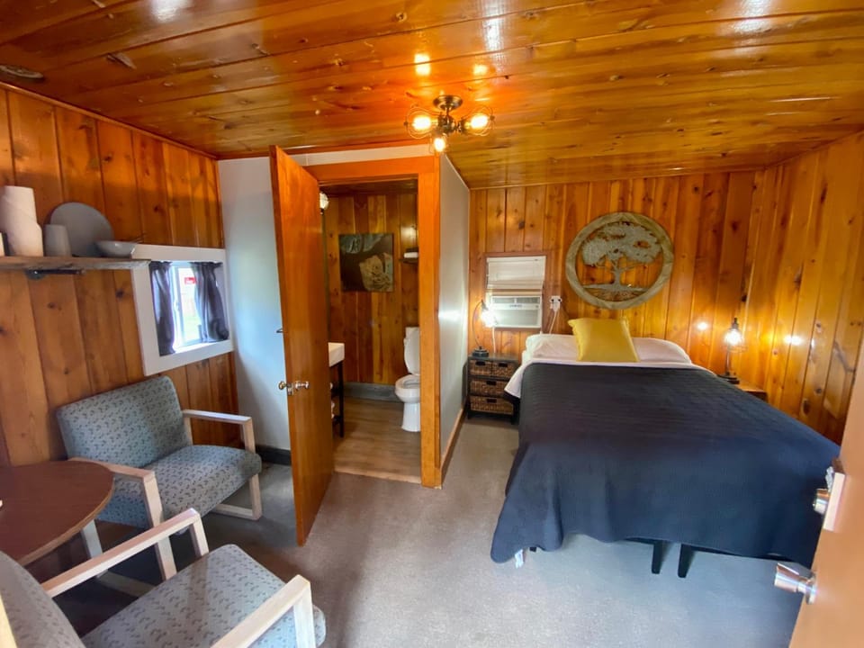 Cabin 8 at Horse Creek Resort Cabin in West Pennington