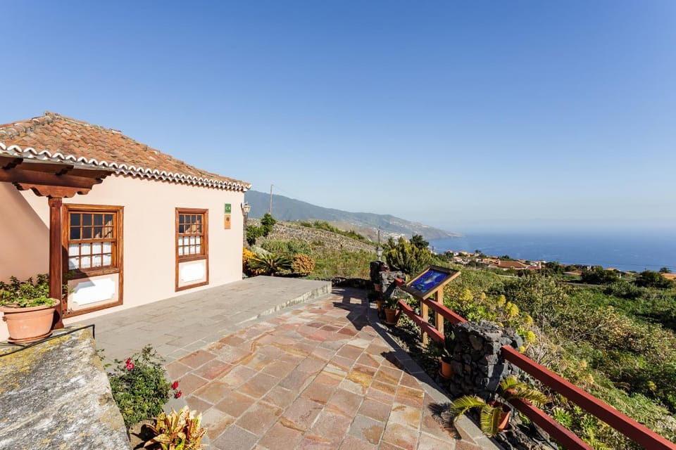 Patio, Balcony/Terrace, Mountain view, Sea view
