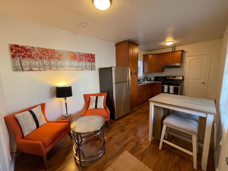 Your home away from home in beautiful Santa Monica House in Santa Monica