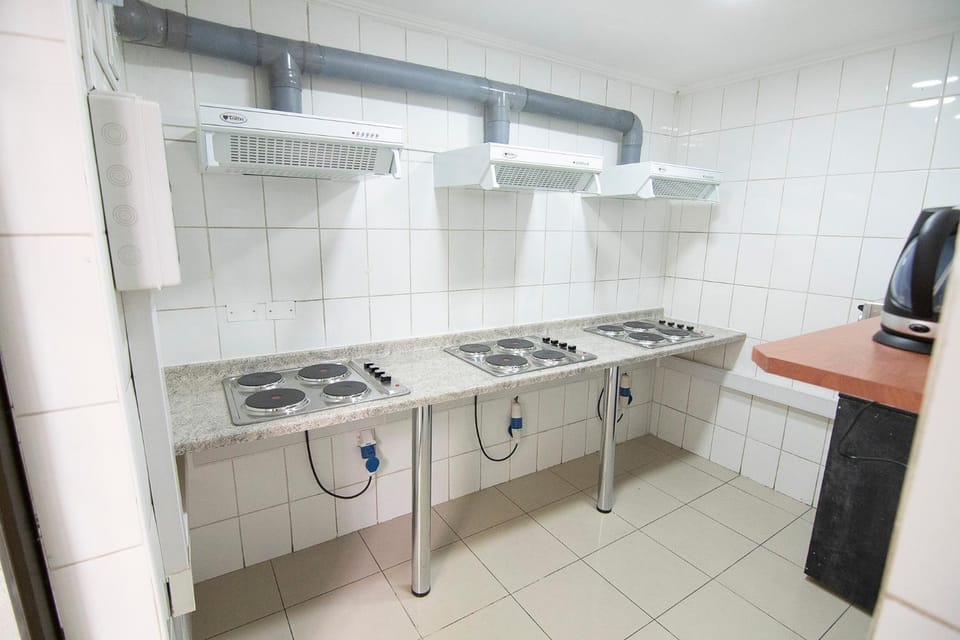 Kitchen or kitchenette, Kitchen or kitchenette
