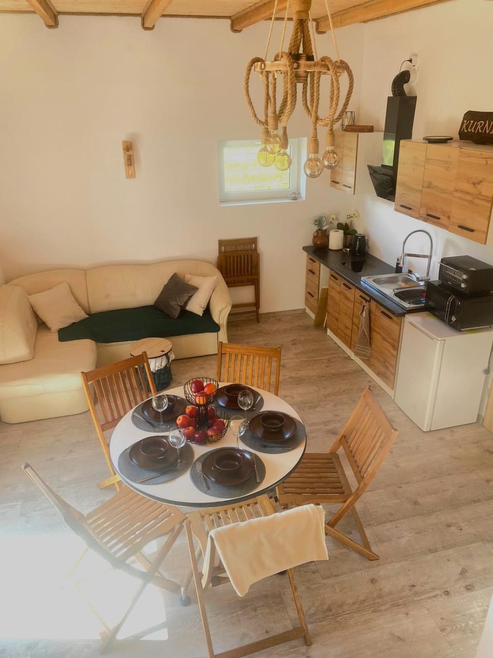 Kitchen or kitchenette, Living room