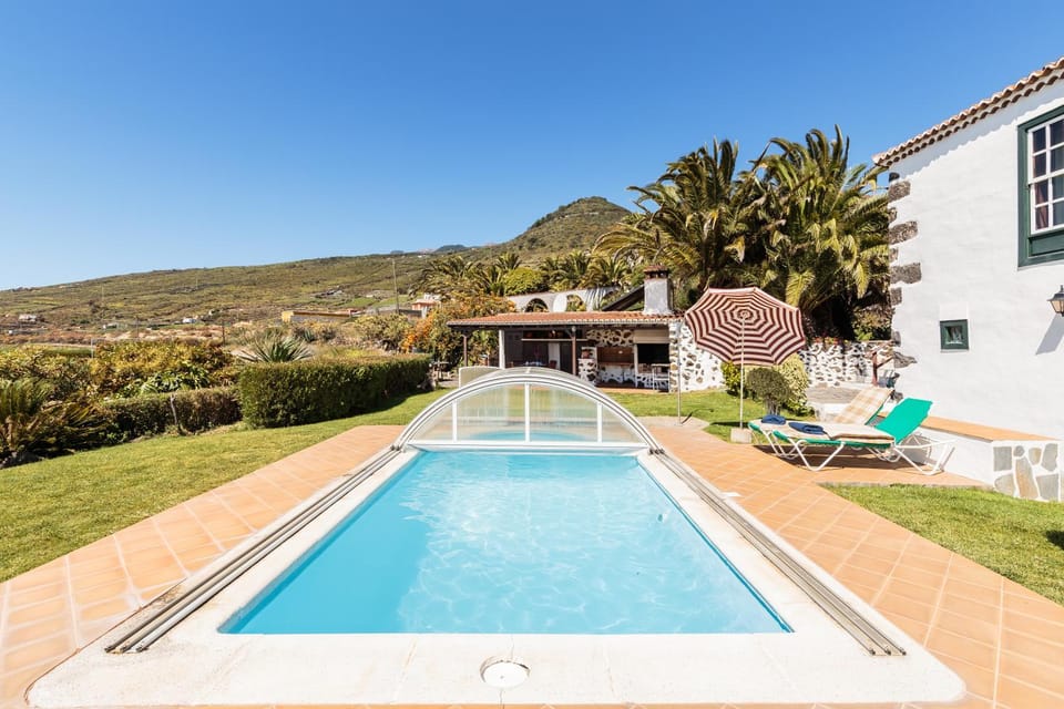 Garden, Balcony/Terrace, Swimming pool