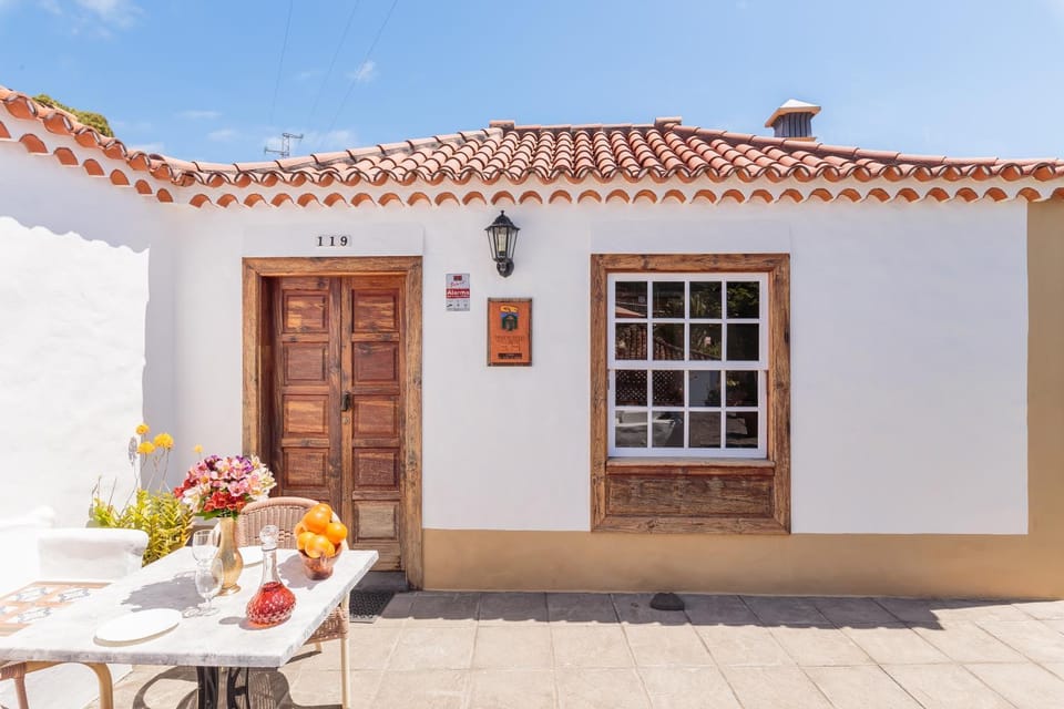 Patio, Facade/entrance