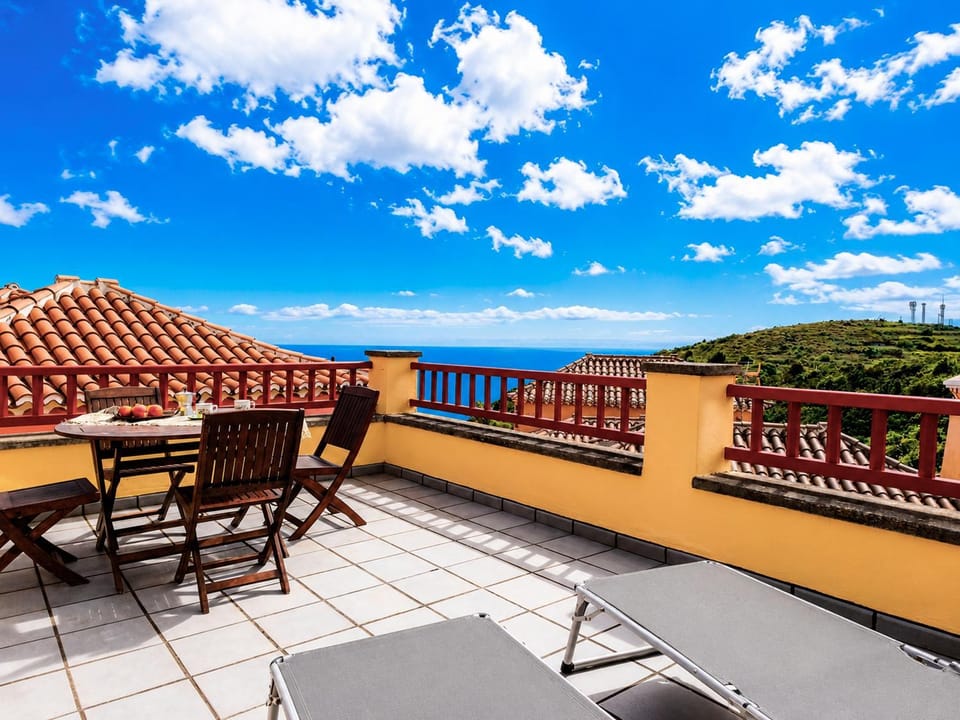 Patio, View (from property/room), Balcony/Terrace, Mountain view, Sea view