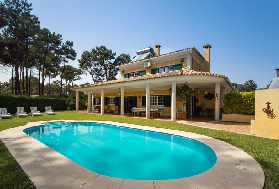 Property building, Garden, Swimming pool