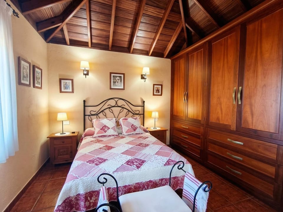 Bed, Photo of the whole room, Bedroom, wardrobe