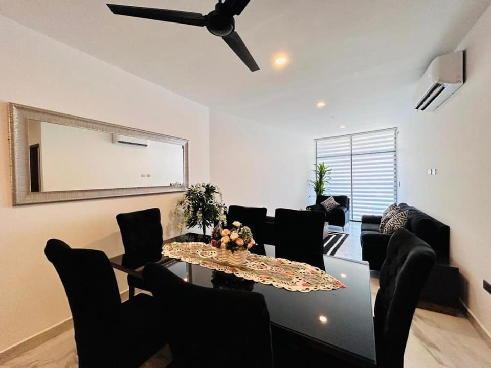 Seating area, Dining area, air conditioner