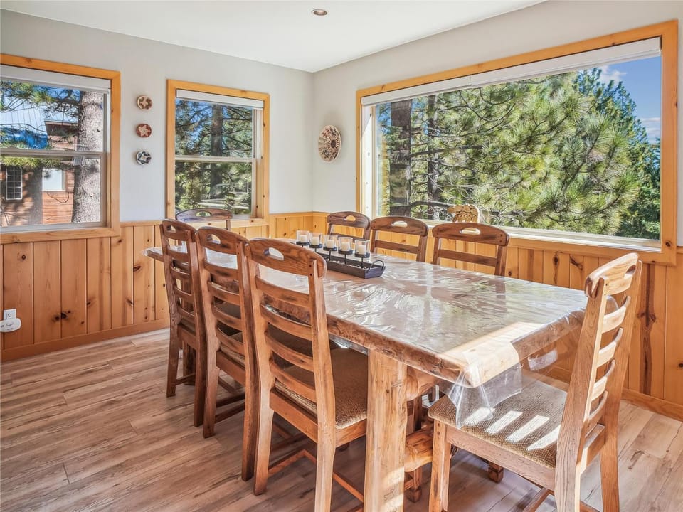 Bear Peak Cabin by Tahoe Getaways - Tahoe Donner Rental with Private Hot Tub and Bonus Room Cabin in Truckee