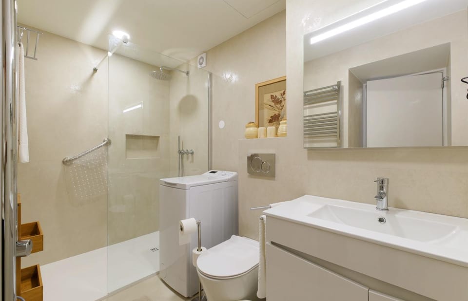 Shower, Toilet, Bathroom